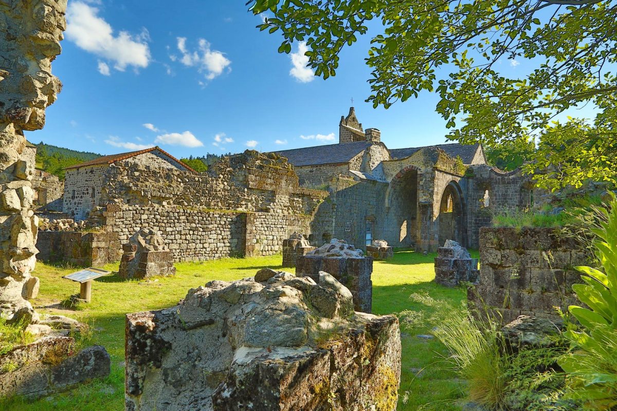 Ruines de Mazan l'Abbaye